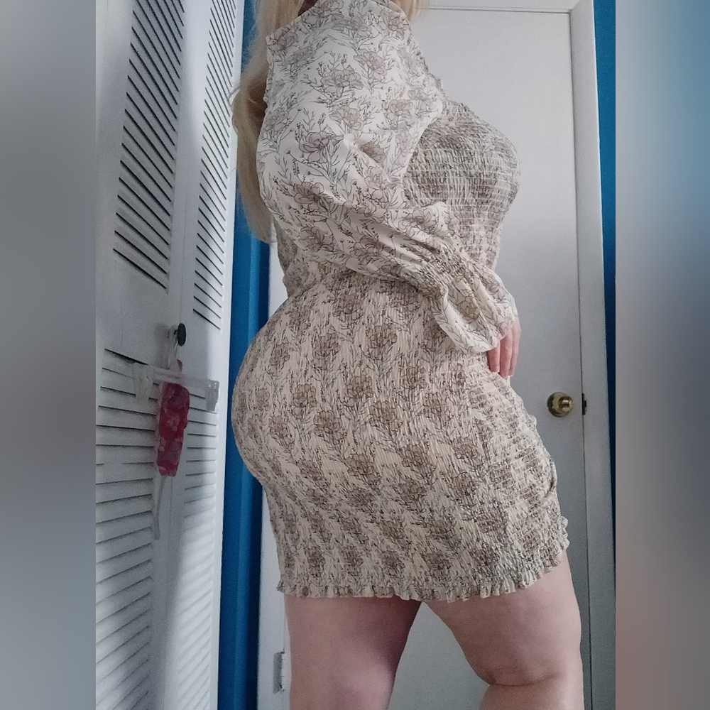 NWT Curvy floral ruched smocked bodycon dress
